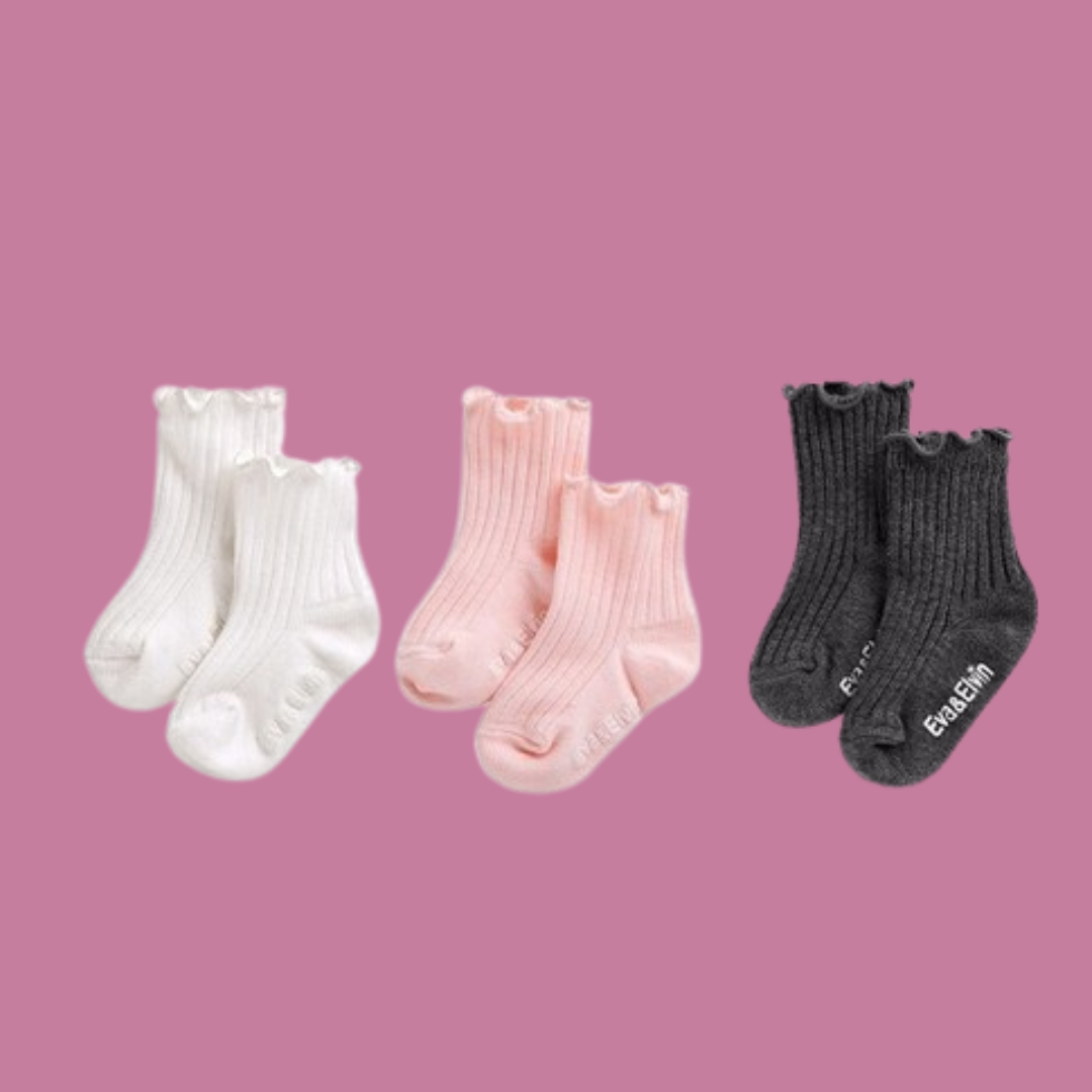 Classic Ruffle Socks